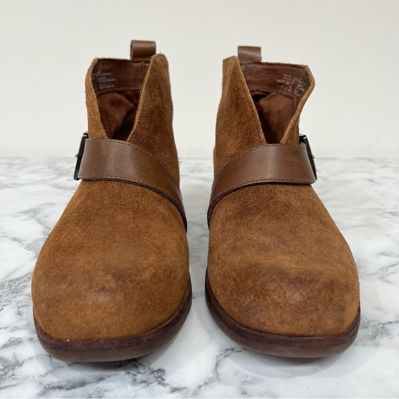 UGG Women's Wright Belted Ankle Booties Brown Suede Nubuck Leather Size 6 - Picture 5 of 12